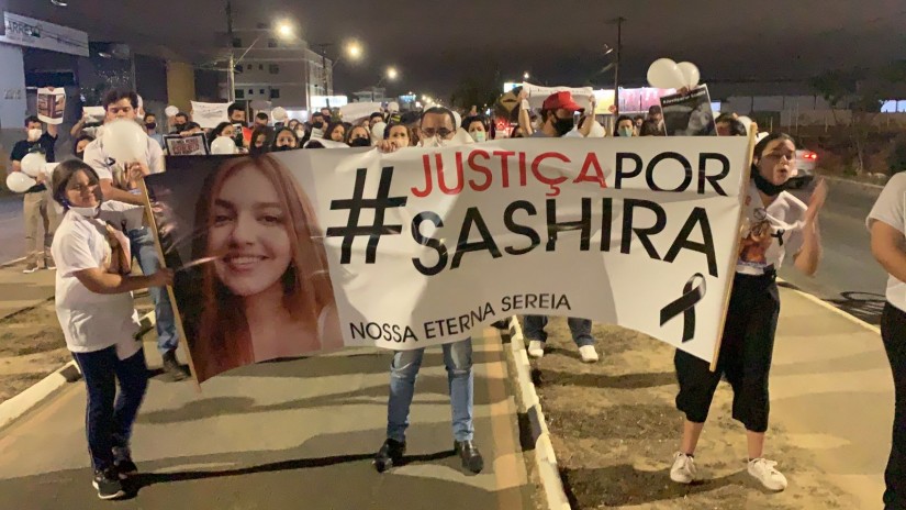 Camisas Estampadas Faixas E Cartazes Manifestantes Pedem Justi A