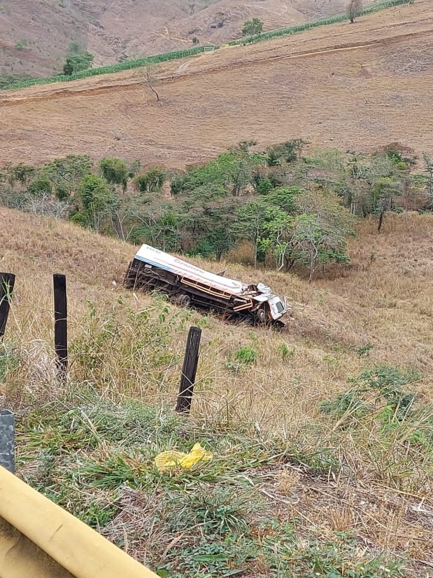 Urgente Identificadas as vítimas de grave acidente na Serra do Marçal