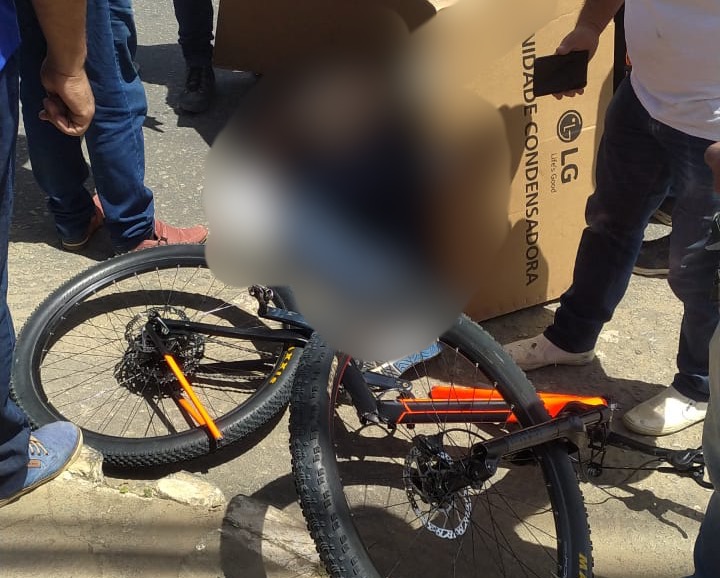 Urgente Ciclista morre em grave acidente na Avenida Juracy Magalhães