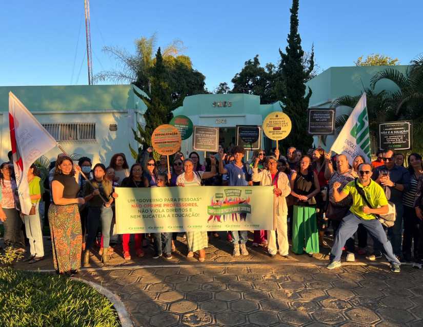 As paralisações continuam até a prefeita Sheila Lemos atender a