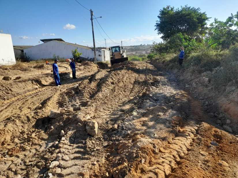 Conquista Prefeitura retoma obras de recuperação das ruas do Bairro