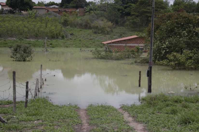 Conquista Rompimento De Adutora Da Embasa Deixa Casas Debaixo D Gua