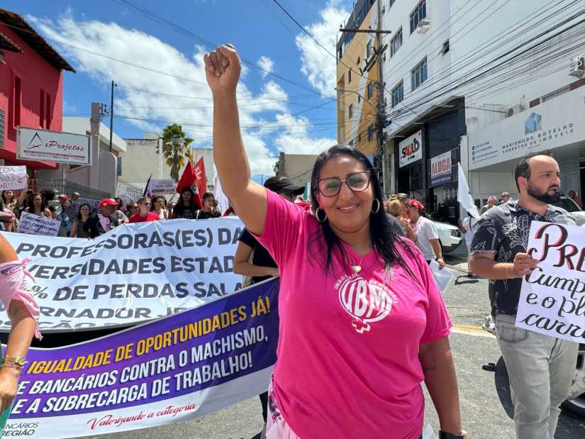 Conquista Marcha Das Mulheres Re Ne Multid O Nas Ruas E Entrega