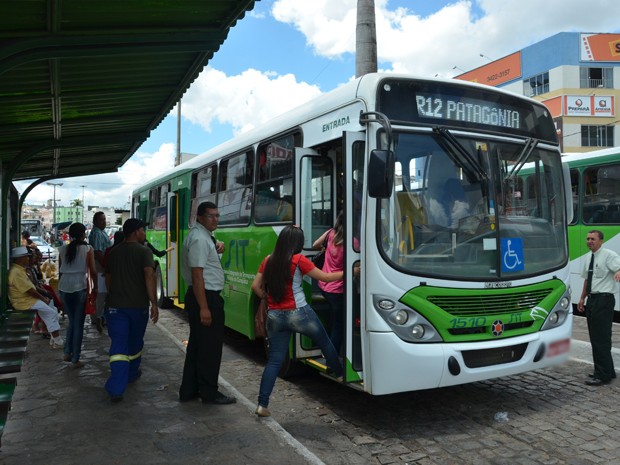 Horários de cinco de linhas de ônibus de Vitória da Conquista passam por  alterações